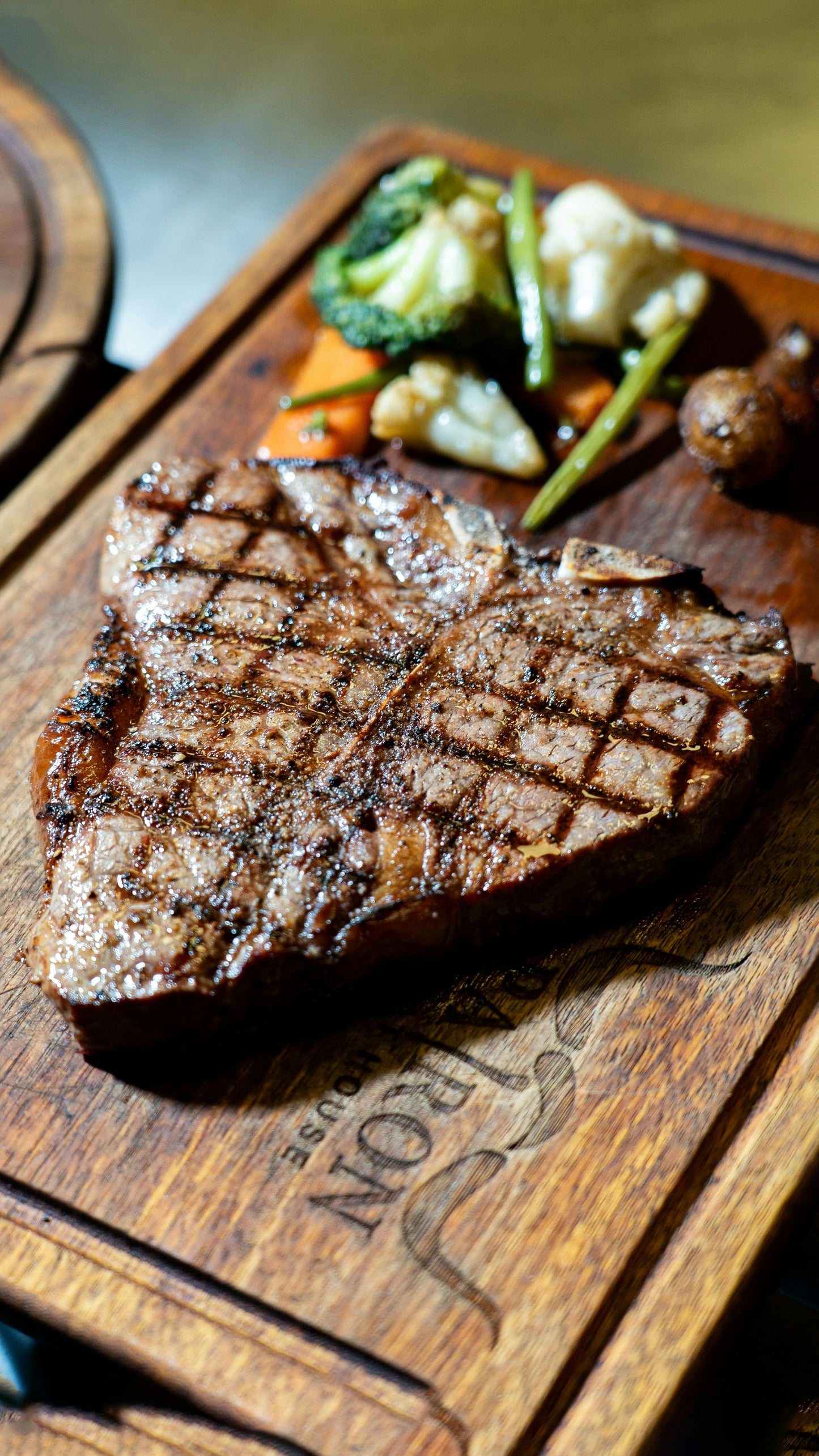 T-Bone Steaks | Certified Angus Beef 5/38oz Huge Steaks