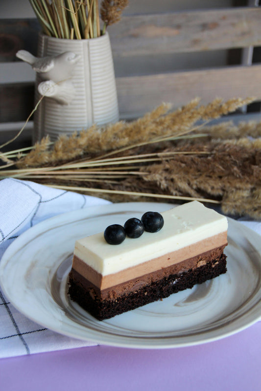 Chocolate Trilogy Mini Cakes  24/5oz